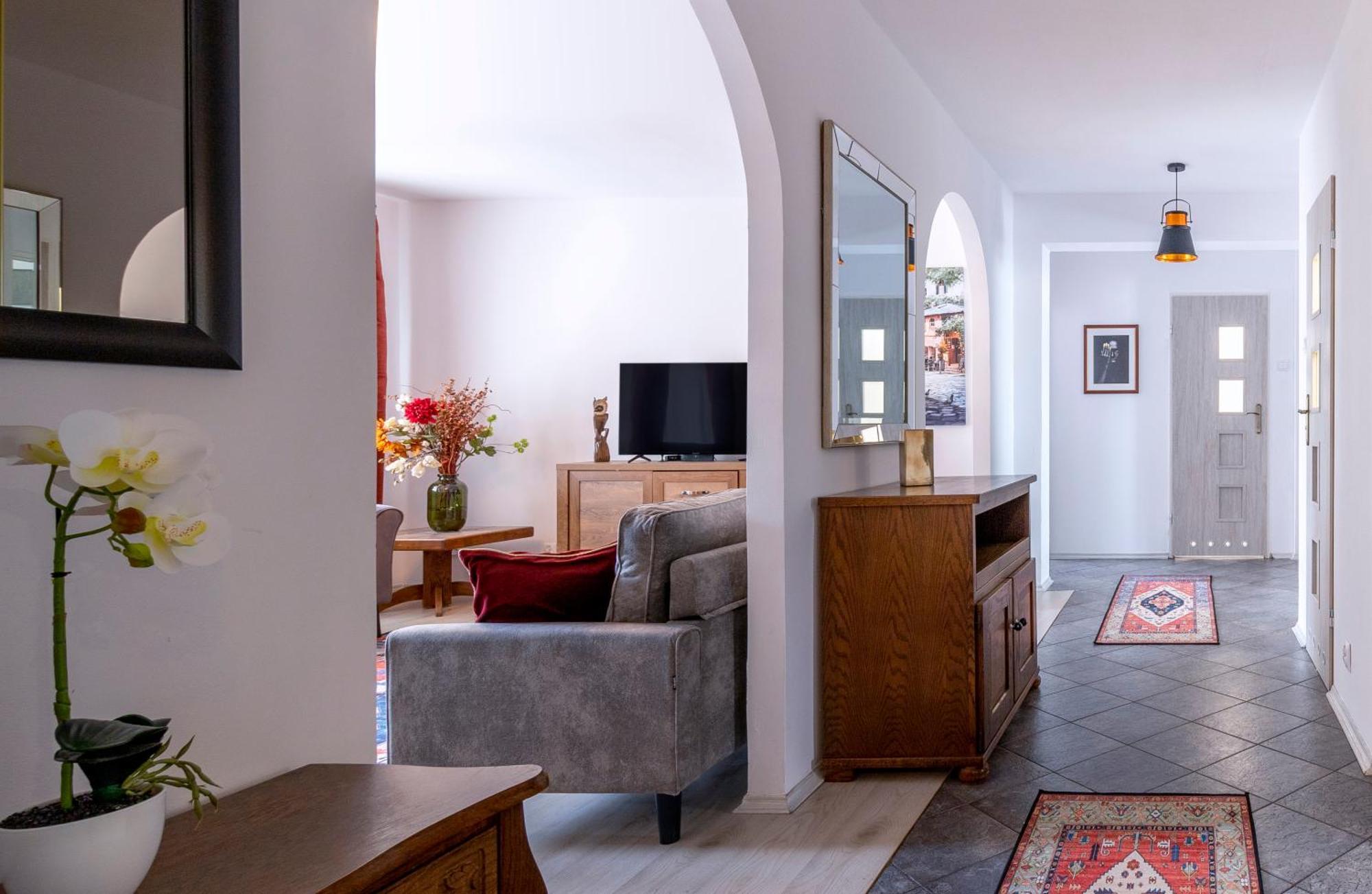 ורשה Wonderful 2- Bedroom Apartment With Soul Wwa70 מראה חיצוני תמונה