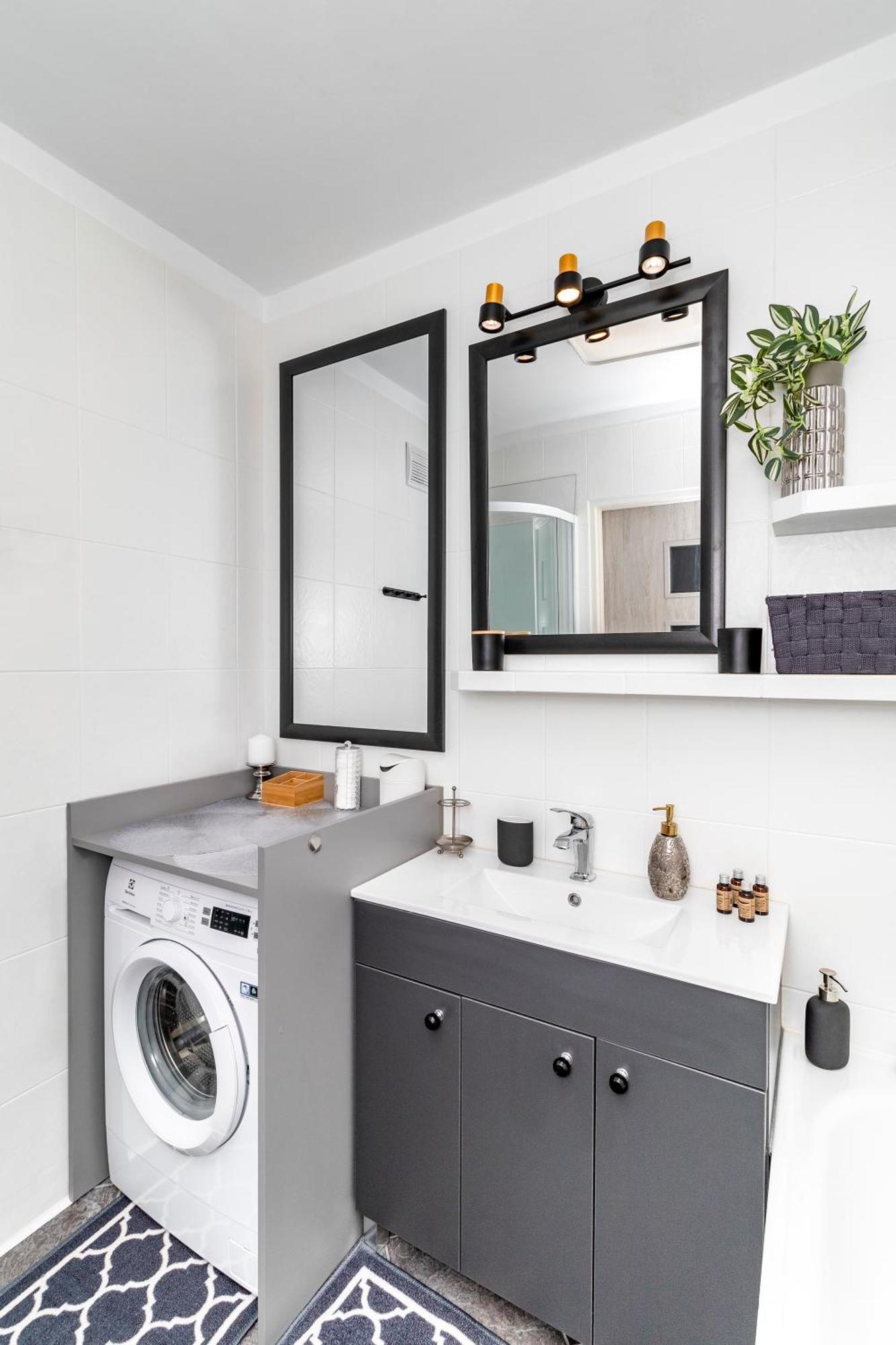 ורשה Wonderful 2- Bedroom Apartment With Soul Wwa70 מראה חיצוני תמונה